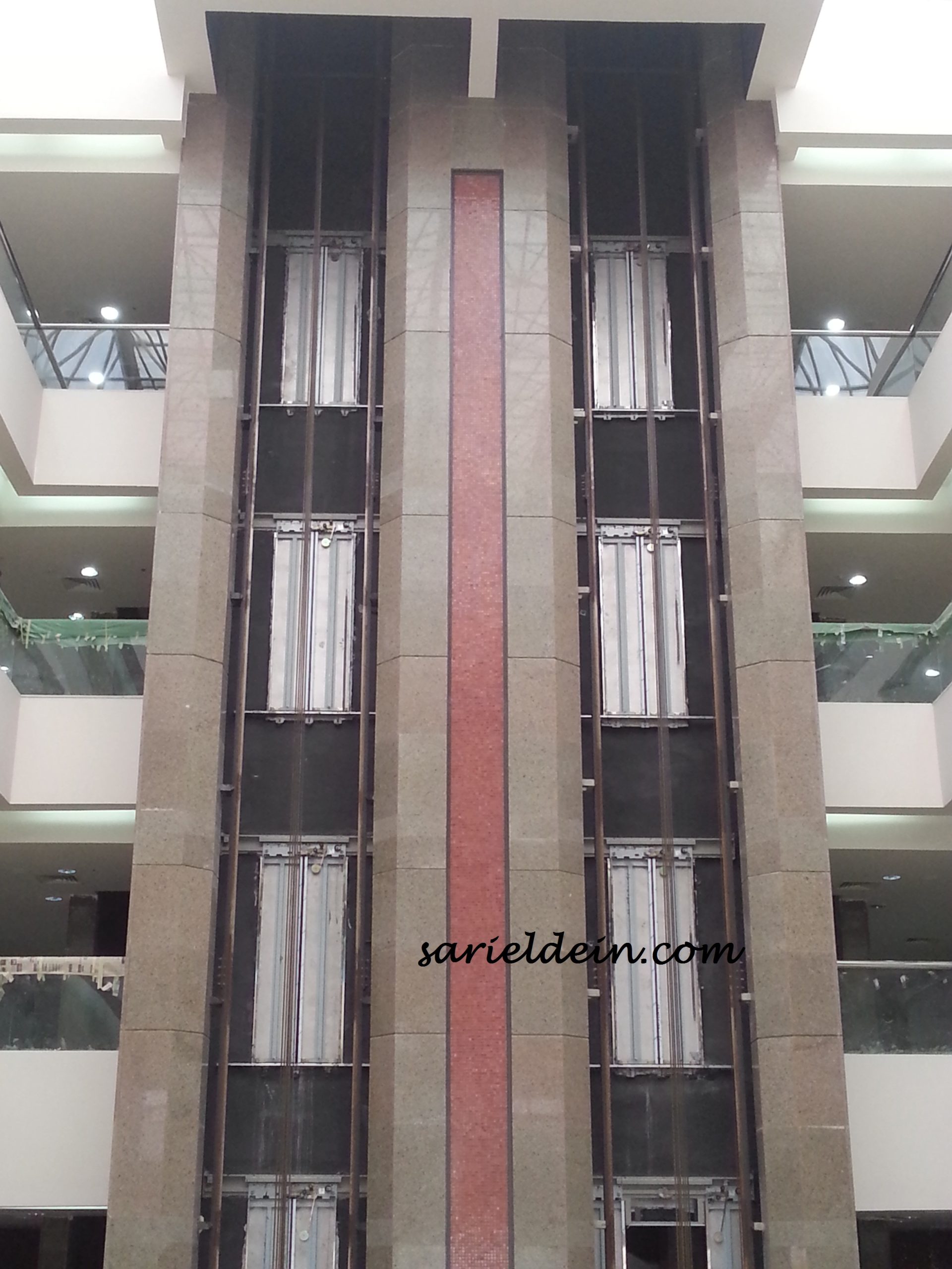 3 Skies Mall